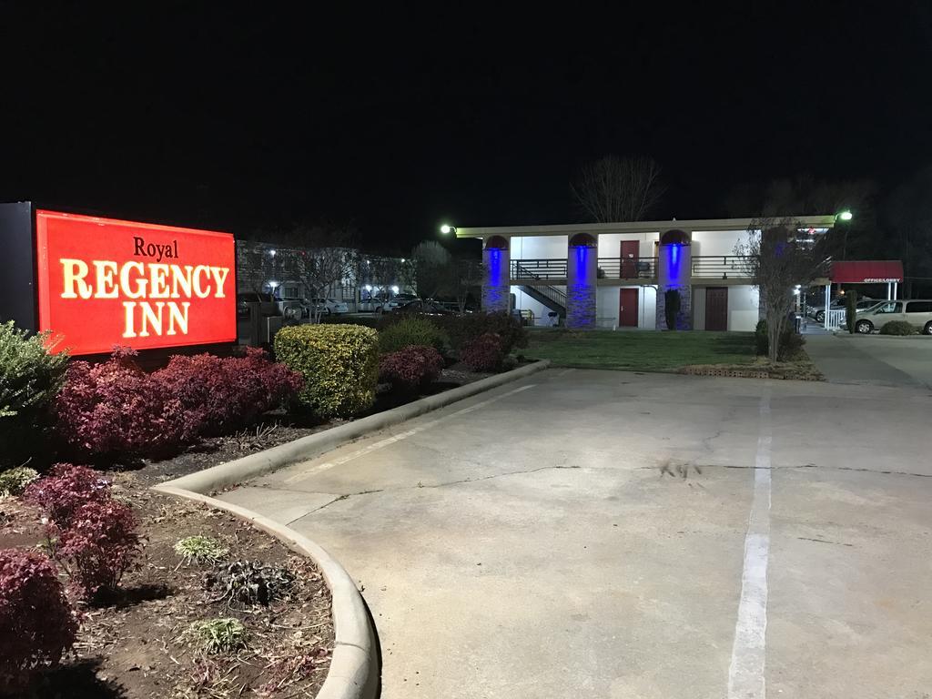 רוק היל Royal Regency Inn מראה חיצוני תמונה